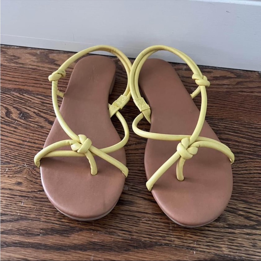 ⭐️ Strappy Sandals